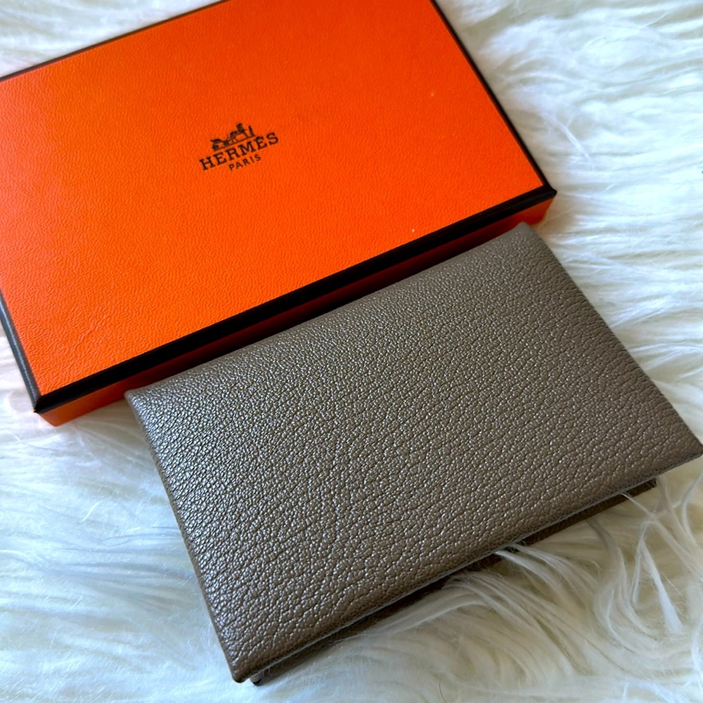 NEW in BOX Hermes Calvi Chèvre Mysore Etoupe